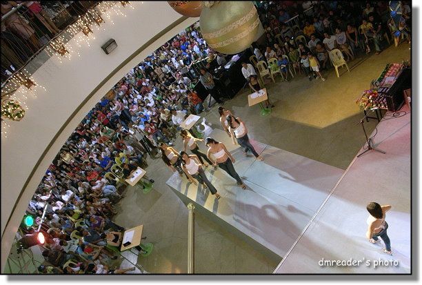 http://lh6.google.com.tw/dmreader8/R3-0Hu9cRBI/AAAAAAAADRQ/i62A12_rK4o/s800/R0012515.JPG